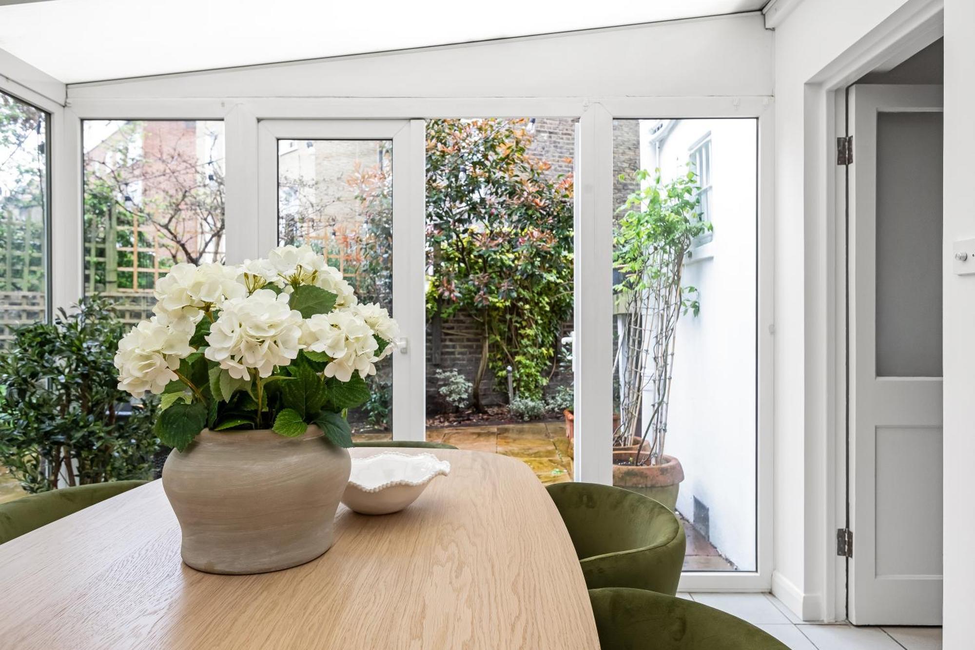 Stylish 2 Bed 2 Bath - Private Garden Appartamento *