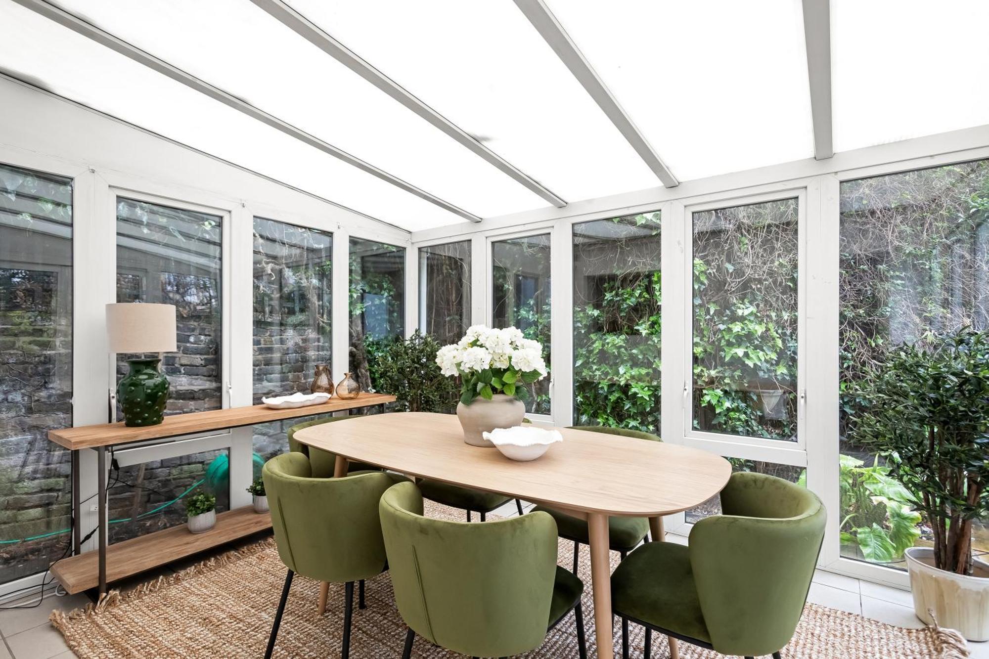 Stylish 2 Bed 2 Bath - Private Garden Appartamento